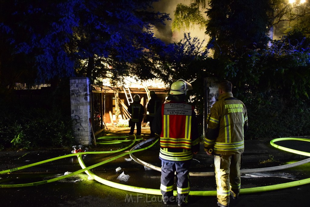 Grossfeuer Einfamilienhaus Siegburg Muehlengrabenstr P0430.JPG - Miklos Laubert